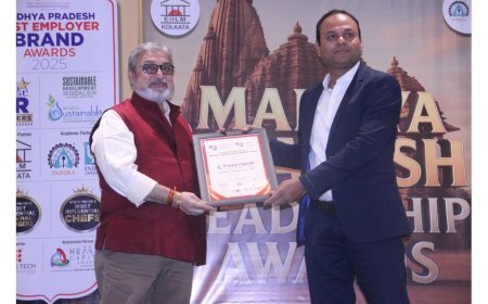Crazyonweb Wins Madhya Pradesh’s Best Digital Marketing Institute Award for the Third Time